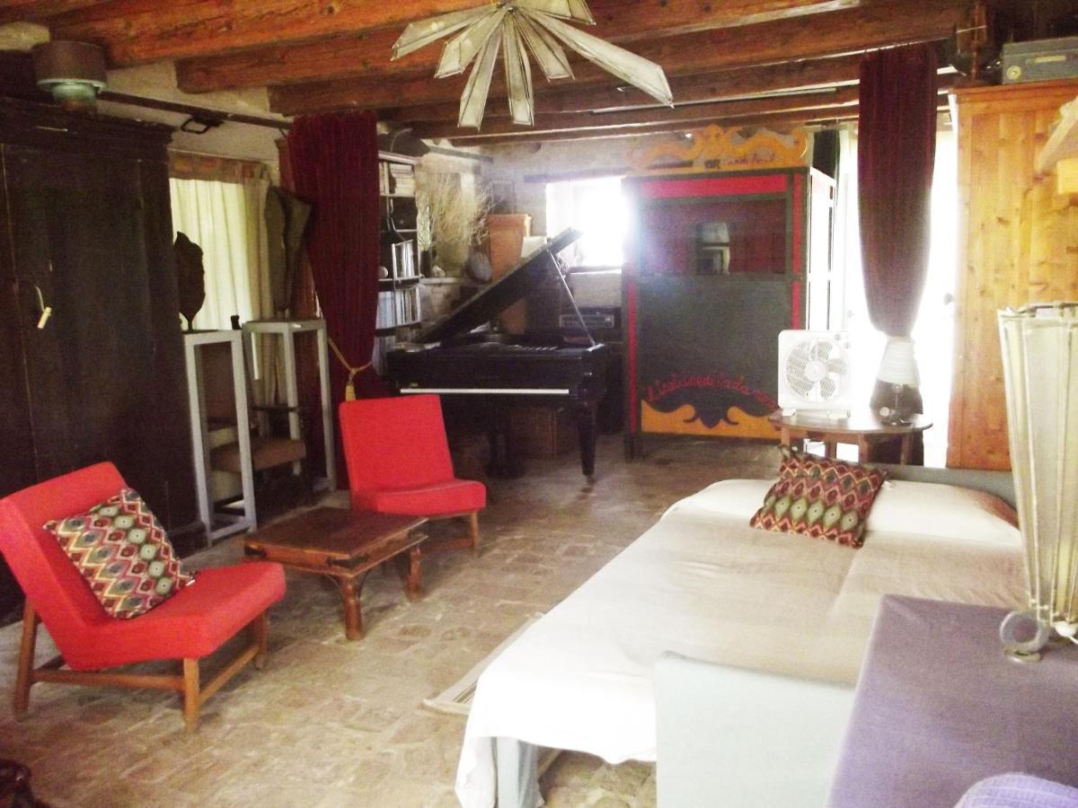 "La Casa Degli Ulivi Art B&B" Trecastelli Exterior photo