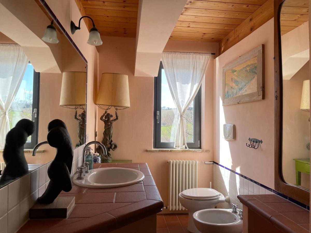 "La Casa Degli Ulivi Art B&B" Trecastelli Exterior photo