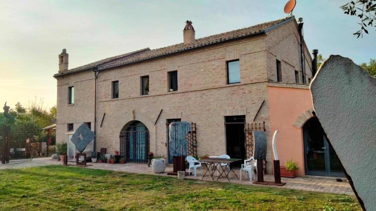 "La Casa Degli Ulivi Art B&B" Trecastelli Exterior photo
